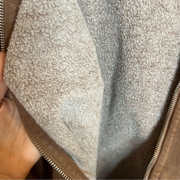 BRANDY MELVILLE Christy Oversized Full Zip Hoodie in Brown. One Size - Picture 9 of 11